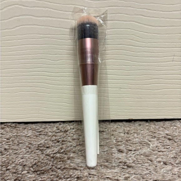 Ever Face 2 Foundation Brush vegan cruelty free synthetic bristles new in bag - Picture 4 of 9